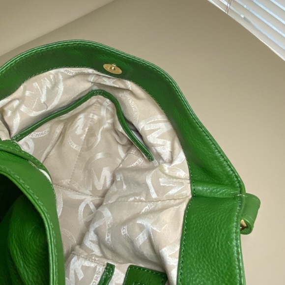 🎉HP🎉Michael Kors purse - Picture 11 of 16